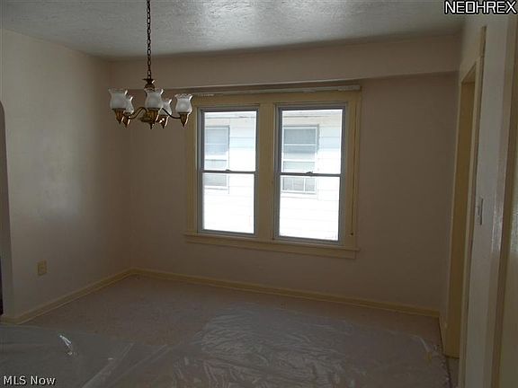 3rd image of 15001-15003 Lucknow Ave