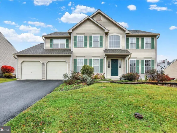 1105 Heathrow Ct, Reading, PA 19606