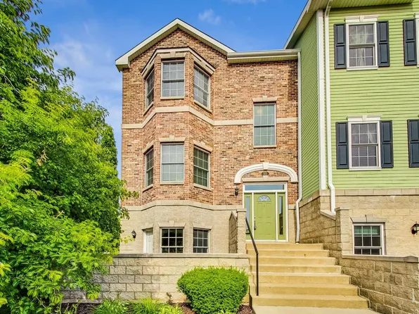 7933 Fredricksburg COURT #101, Bristol, WI 53104
