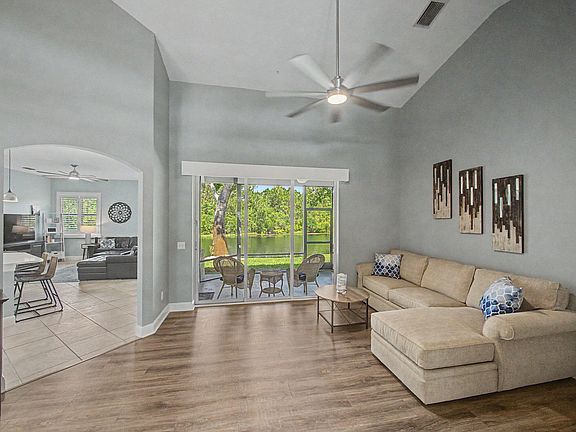 5th image of 1146 SW Arrowhead Court