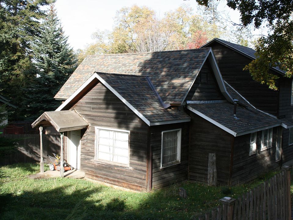 2nd image of 520 SE Jackson St