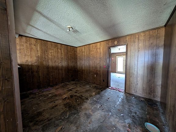 4th image of 210 Donegan Crossing Rd