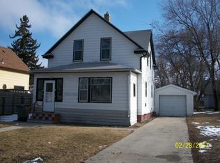 120 13th St N, Moorhead, MN 56560