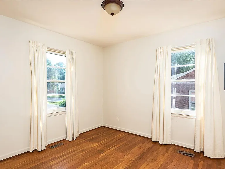 204 Zandale Dr — Photo 11