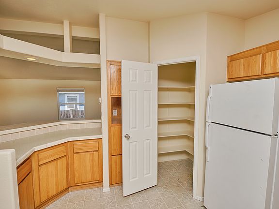 Kitchen/Pantry
