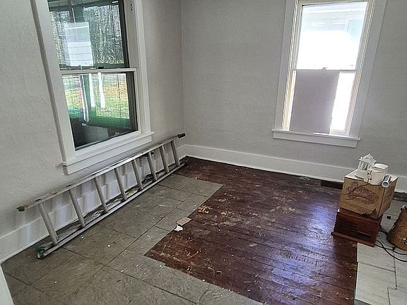 3rd image of 2712 N California Ave
