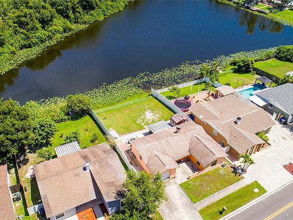 5th image of 8016 Timberlane Dr