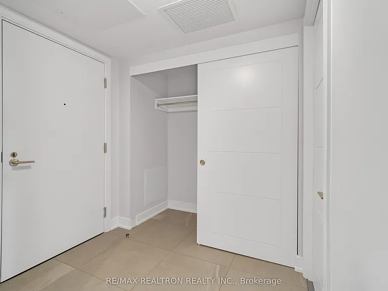 2525 Bathurst St #310 — Photo 19