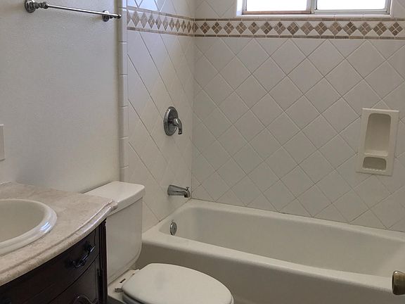 Upgraded bath with custom tile