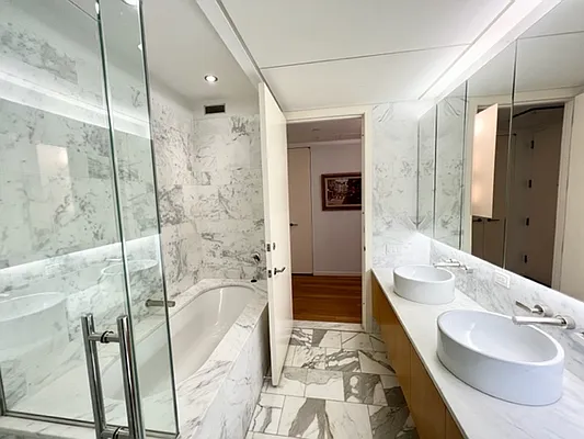 Rented by La Seven Inc. | media 15