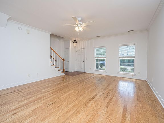 5th image of 104 Venezia Ct