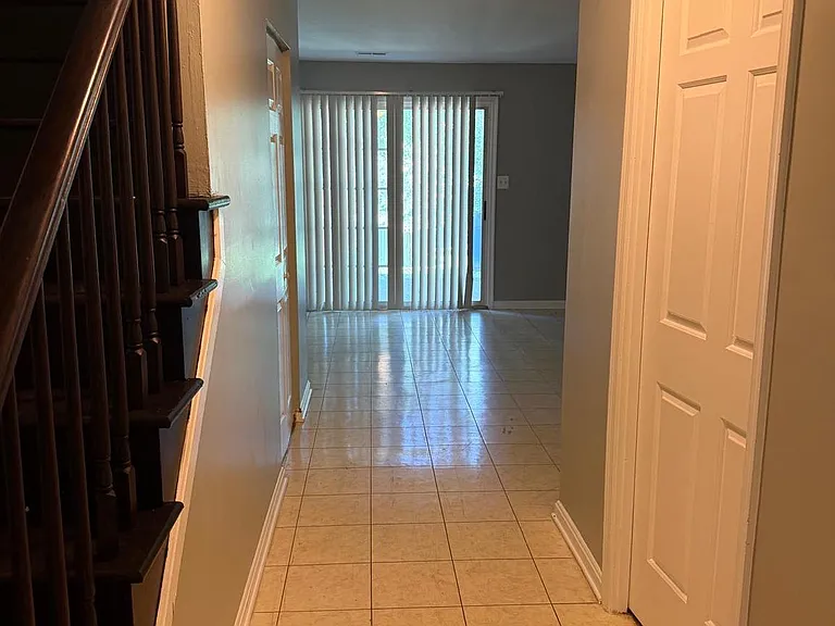 8108 Sandy Spring Rd — Photo 17