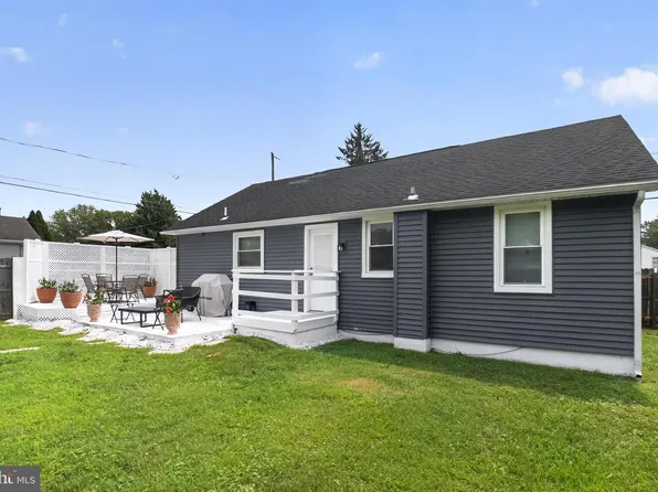 300 Walnut St, Upper Chichester, PA 19061