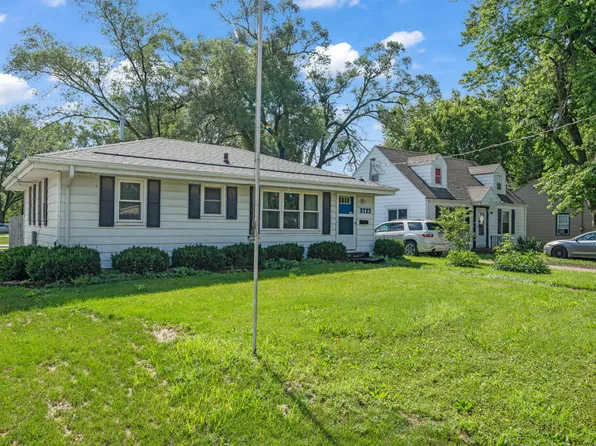 3723 Wright St, Des Moines, IA 50316