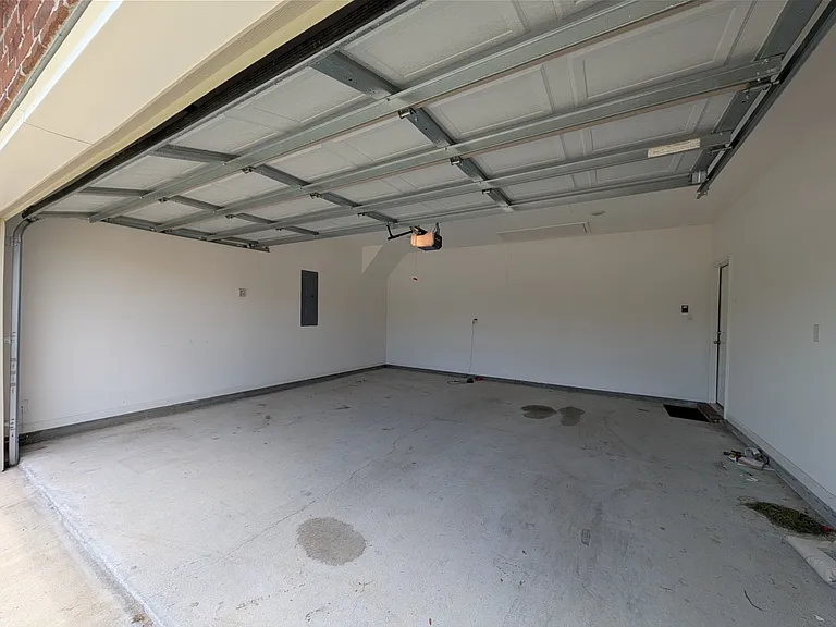 5548 Delta Horizon Dr — Photo 2