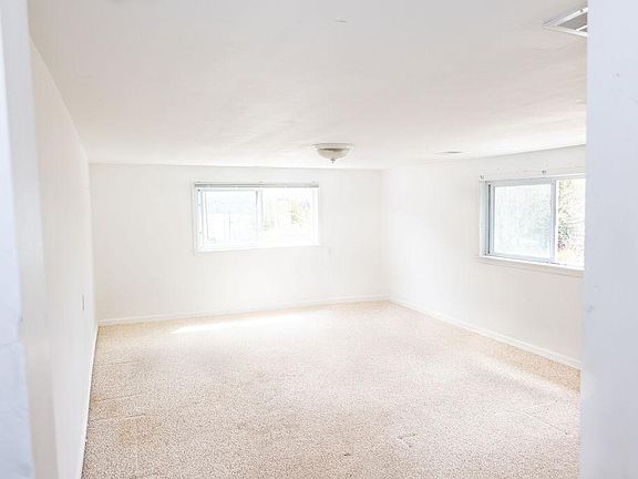 2nd image of 7634 Thomas St #B