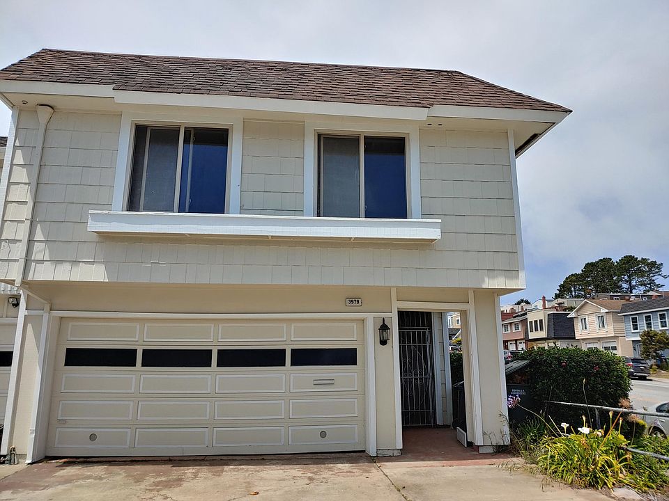 1st image of 3979 Savannah Ct
