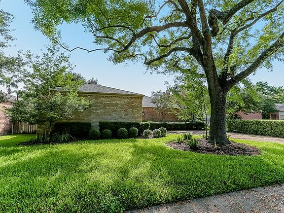 3rd image of 12346 Meadow Lake Dr