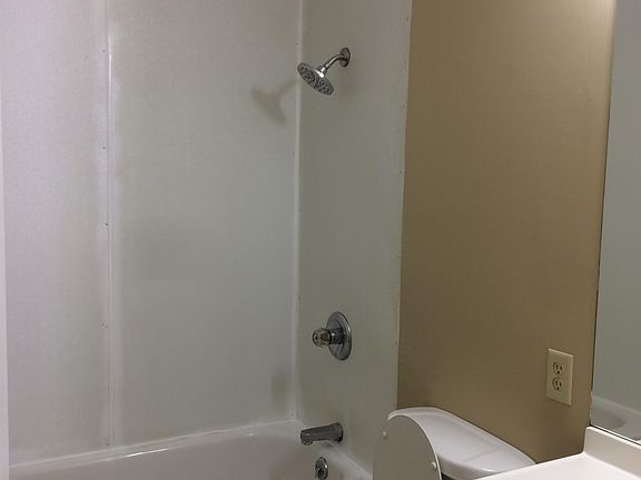 2nd image of 1646 Foxhaven Dr #4