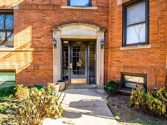 2nd image of 1325 W North Shore Ave APT 1S