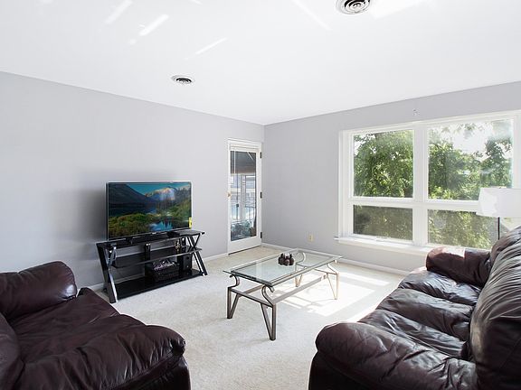 5th image of 450 W Downer Pl APT 3E