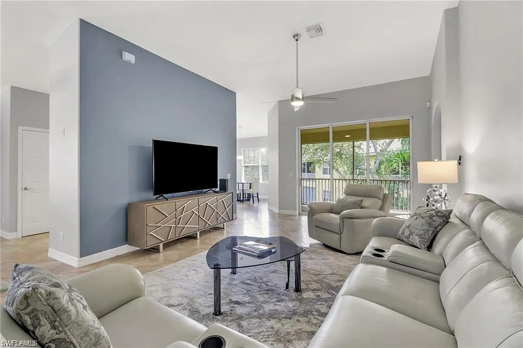 3 bed, 3.0 bath, 2394 sqft, $3,200 — Photo 1