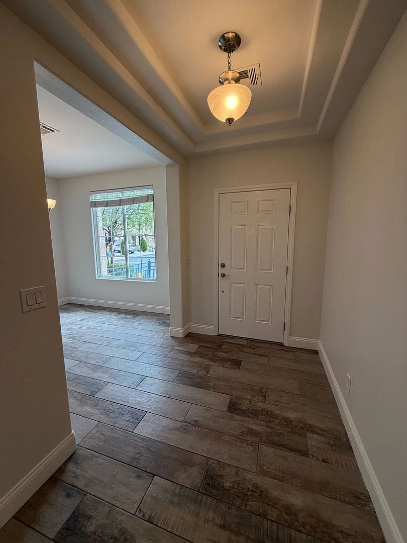 10540 Groton Ave - 4 Bdrm & 3 Bath W/Loft - Ready For Move In — Photo 4