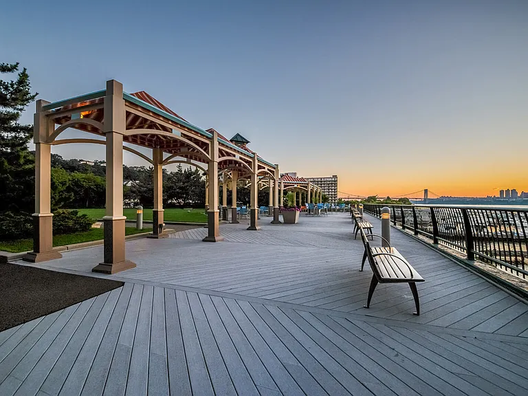 Situated on the banks of the Hudson, the views from our homes are incredible