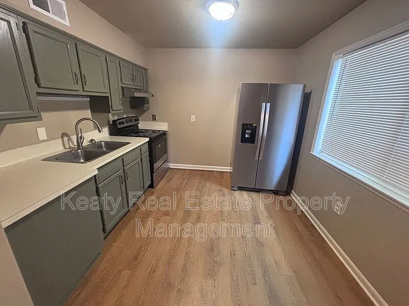 201 S College Rd #116