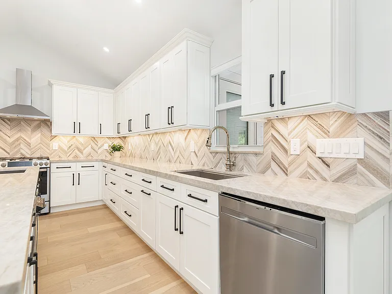 803 Kanuga Dr — Photo 9