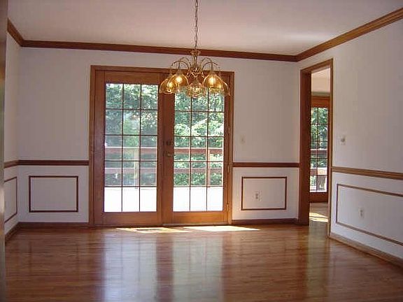 5th image of 19 Mc Coord Woods Dr