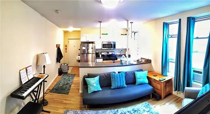 Rented by Century 21 Metropolitan | media 20