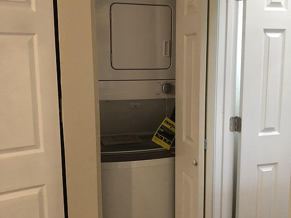 4th image of 2827-2843 N Oak Harbor Rd #2831