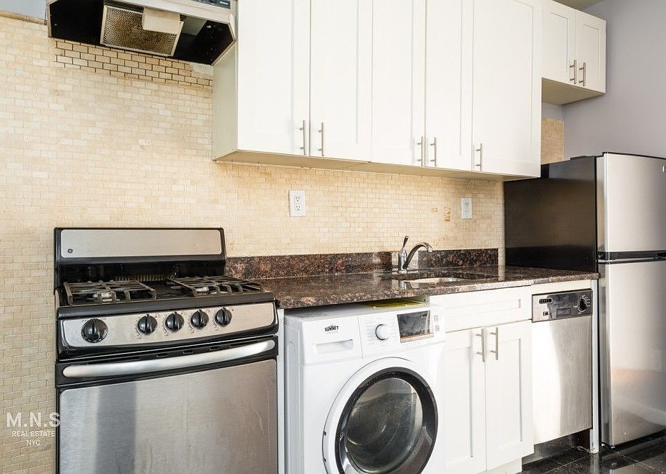 1st image of 332 W 49th St APT 3FE
