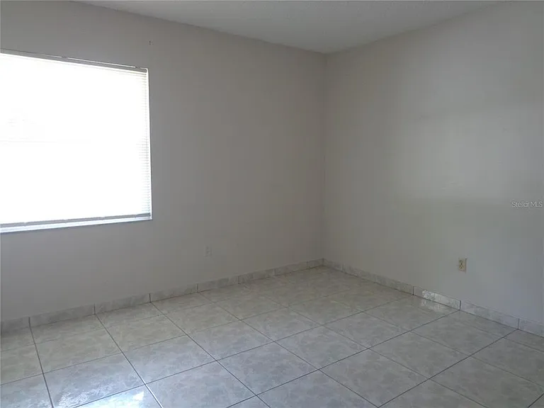 721 Regent Cir S — Photo 7