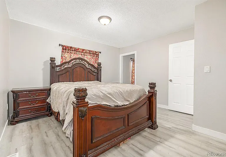 18296 E Layton Pl — Photo 5