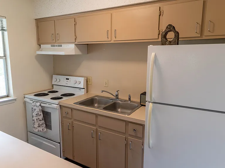 5516 Roosevelt Ave #201 — Photo 7