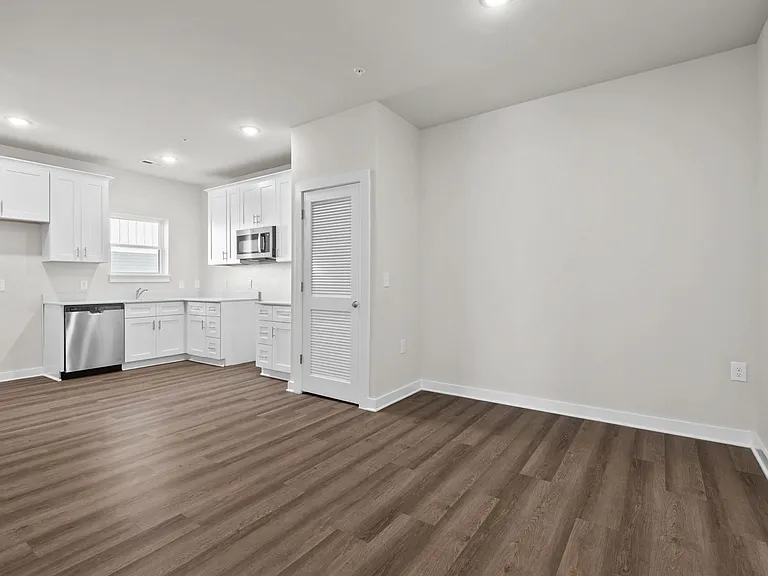 227 S 11th St #205 — Photo 20