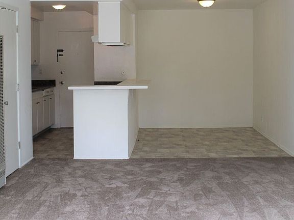 4th image of 757 Sidonia Ave