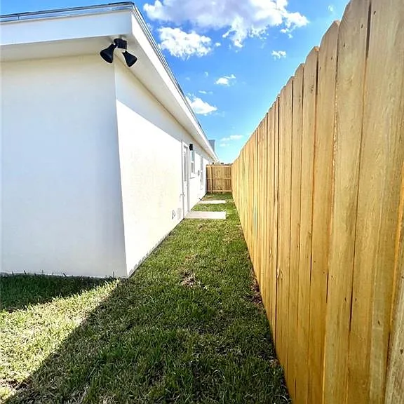 100 Lauryn Dr #3 — Photo 5