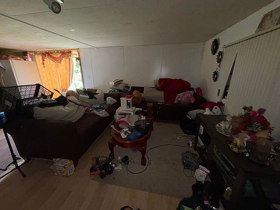 5th image of 3229 Coleman Ave