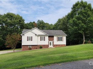 5118 Mill Pond Dr, Conover, NC 28613