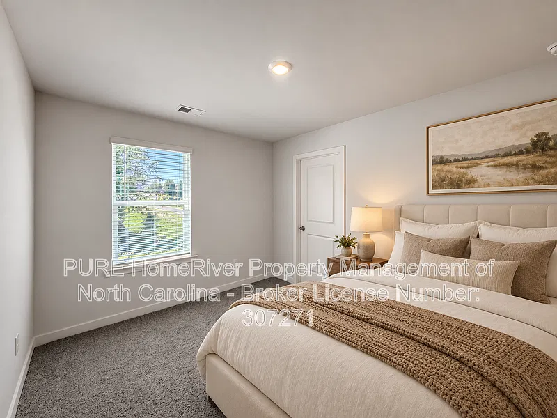 4 bed, 2.5 bath, 1927 sqft, $2,125 — Photo 4