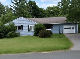 105 Haddonfield Pl, Syracuse, NY 13214