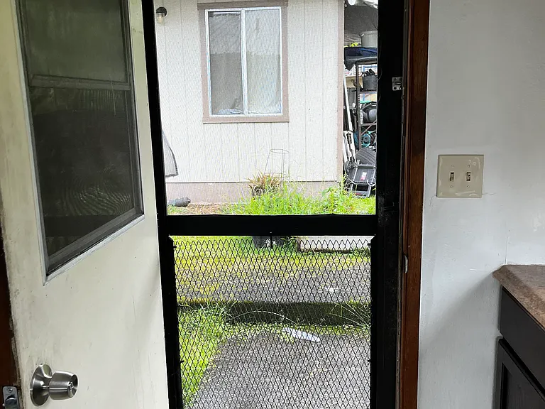 93 W Kawailani St #D — Photo 12