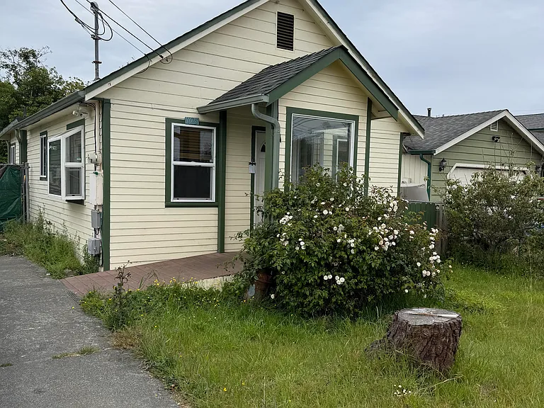 1075 Pacific Ave — Photo 1