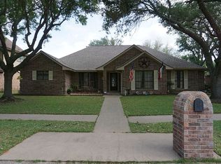 7 S Erik Dr, Angleton, TX 77515