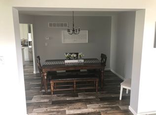 367 Rock Ridge Rd, Wentzville, MO 63385