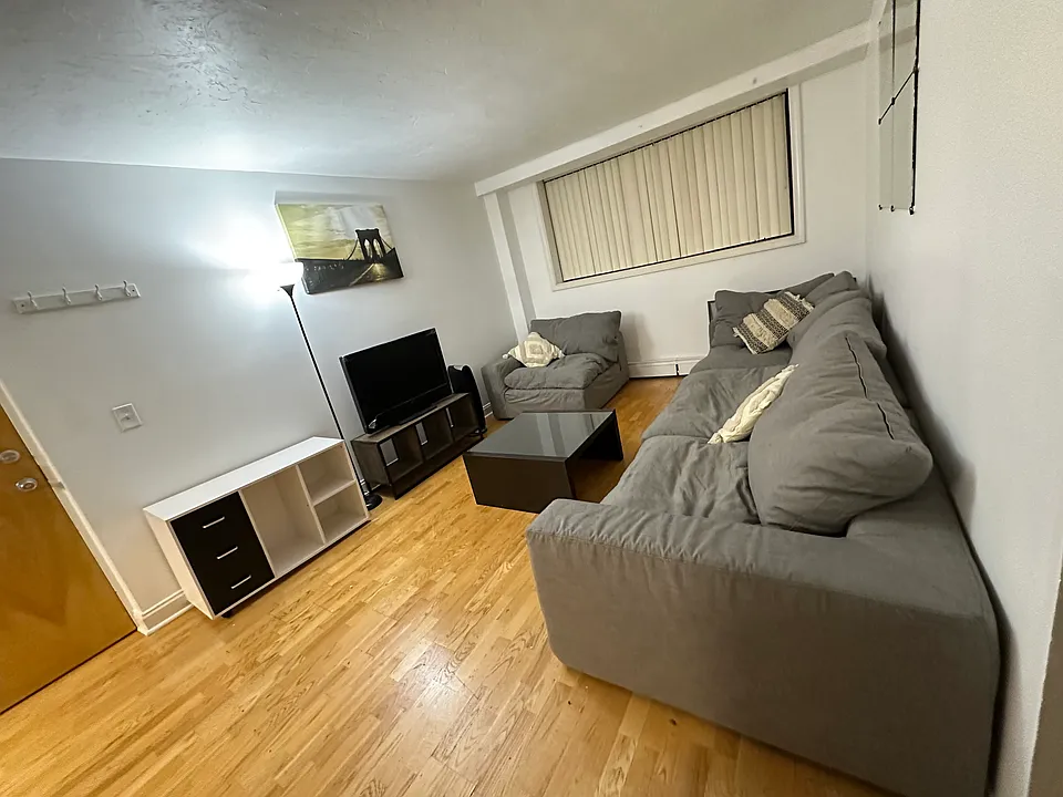 41 Walnut St #5
