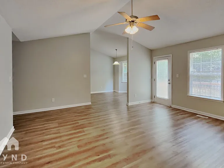 589 Spaniel Ln — Photo 8